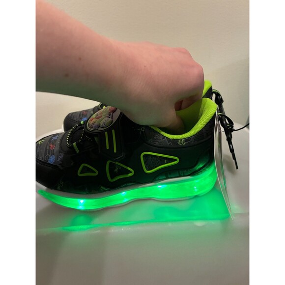 NWT Teenage Mutant Ninja Turtles TMNT Kids Light Up Sneakers Shoes - Kids 12 - Picture 4 of 10
